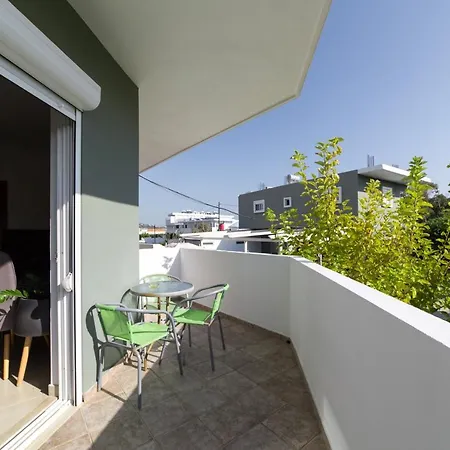 Anelia Boutique & פליראקי