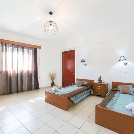 מלון דירות Anelia Boutique & 4*