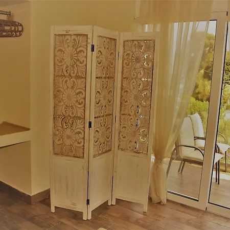 מלון דירות Anelia Boutique & פליראקי