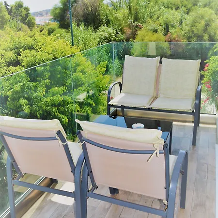 Anelia Boutique & מלון דירות פליראקי