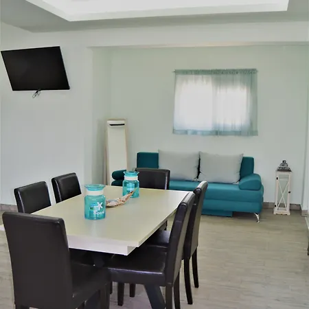 מלון דירות Anelia Boutique & פליראקי