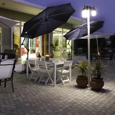 Anelia Boutique & מלון דירות 4*