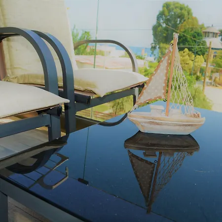 Anelia Boutique & מלון דירות פליראקי